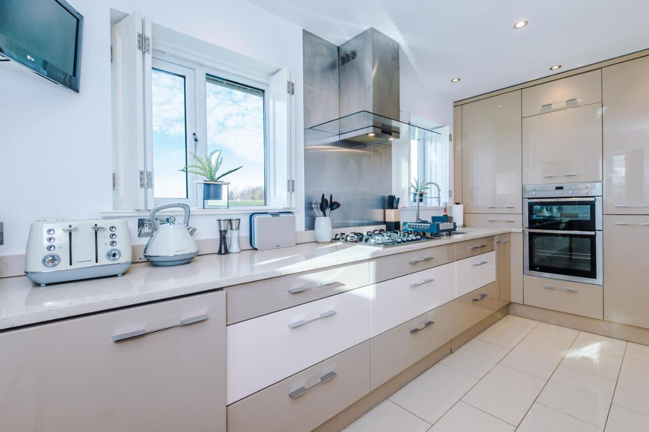 "Woodlands" By Greenstay Serviced Accommodation - Luxury 3 Bed Cottage In North Wales With Stunning Countryside Views & Parking - Close To Glan Clwyd Hospital - The Perfect Choice For Contractors, Business Travellers, Families And Groups Bodelwyddan Exterior foto