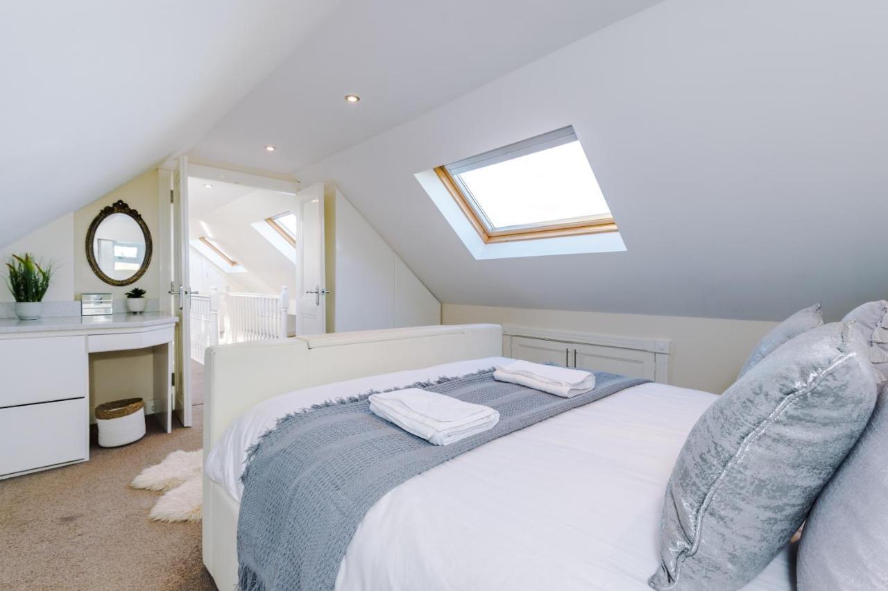 "Woodlands" By Greenstay Serviced Accommodation - Luxury 3 Bed Cottage In North Wales With Stunning Countryside Views & Parking - Close To Glan Clwyd Hospital - The Perfect Choice For Contractors, Business Travellers, Families And Groups Bodelwyddan Exterior foto