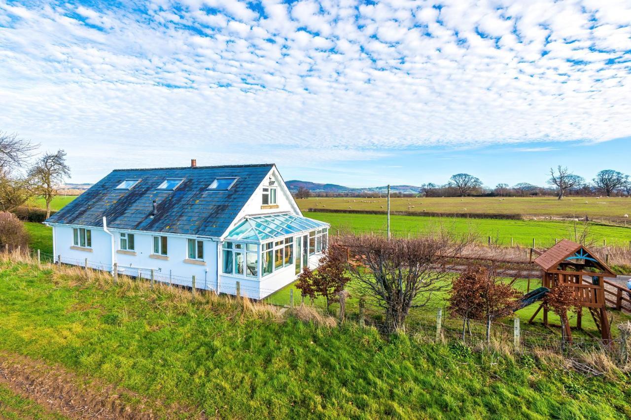 "Woodlands" By Greenstay Serviced Accommodation - Luxury 3 Bed Cottage In North Wales With Stunning Countryside Views & Parking - Close To Glan Clwyd Hospital - The Perfect Choice For Contractors, Business Travellers, Families And Groups Bodelwyddan Exterior foto